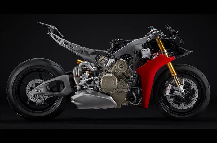 Read more about the article Upcoming Ducati Panigale V4 teased, launch date, price, features, specification